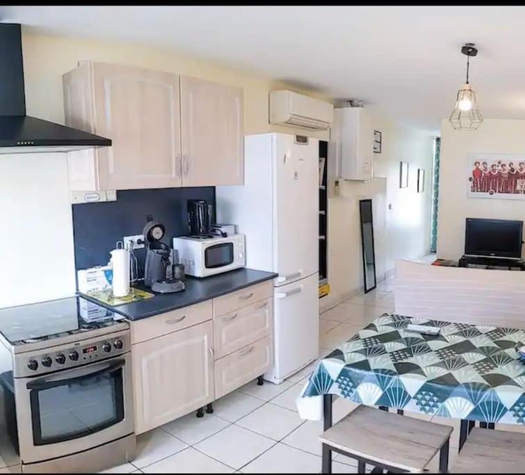 T1 Proximite De Montpellier. Appartement Juvignac Buitenkant foto